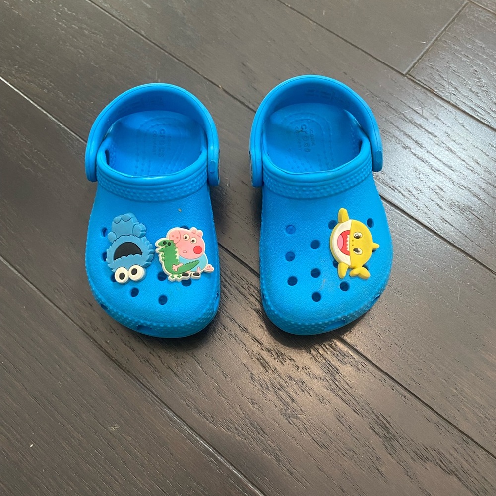 Blue Kids Crocs with Fun Characters size 5C